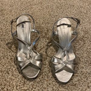 Fiona dress shoes silver